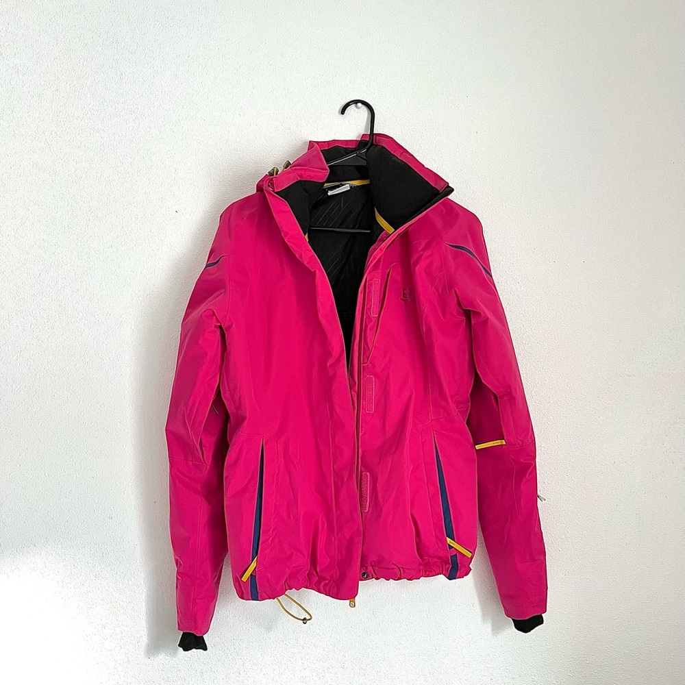 Salomon Ski coat size Medium!